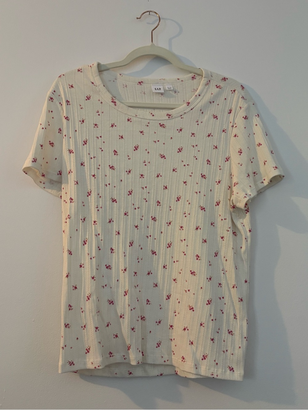 GAP White Ribbed Short Sleeve Tee with Pink Floral Scatter